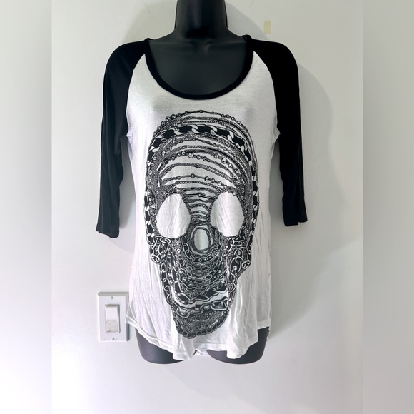 Lauren Moshi Tops - Lauren Moshi Black & White Skull Baseball T-Shirt Sz. S *NICE* MSRP: $110+tax